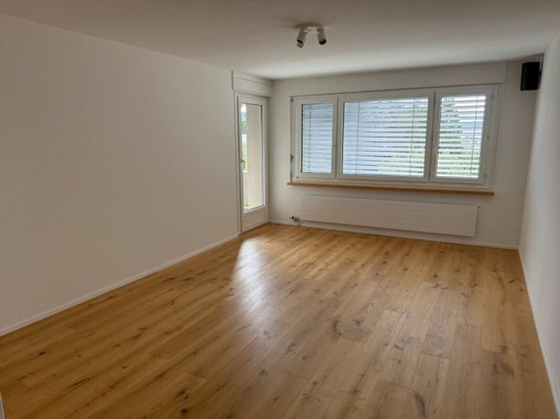 Neuwertige Wohnung (renoviert für CHF 115'000.-) mit Lift an ruhiger Lage - 10
