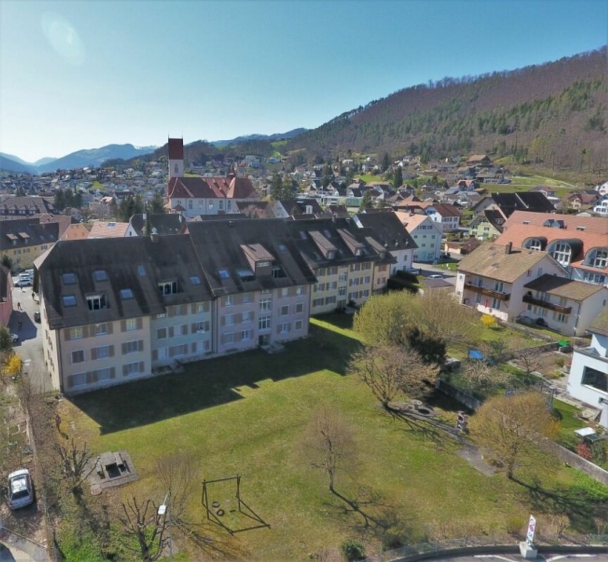 Schöne und helle 3 ½ -Zimmer-Wohnung - 2