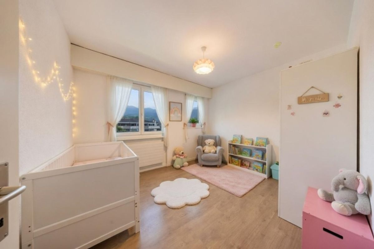 Grosszügige 4.5-Zimmer-Wohnung mit Balkon - 2