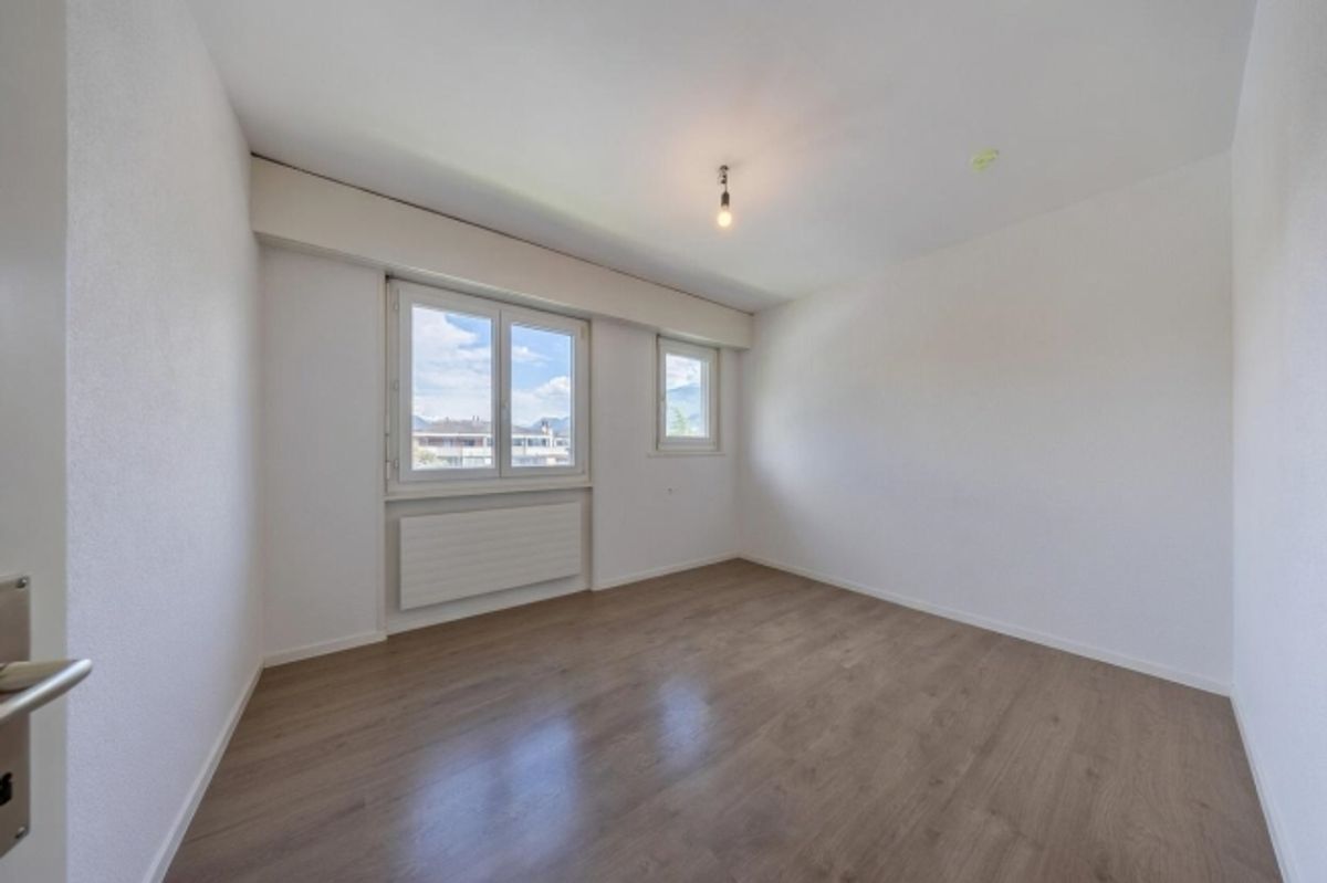 Grosszügige 4.5-Zimmer-Wohnung mit Balkon - 3