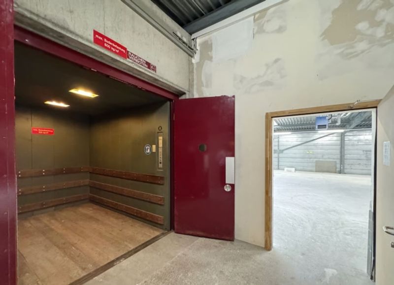 536 m² - Vielseitige Lagerfläche in Münsingen - 2