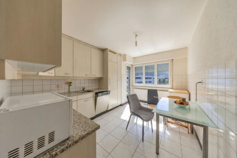 Grosszügige 4.5-Zimmer-Wohnung mit Balkon - 7