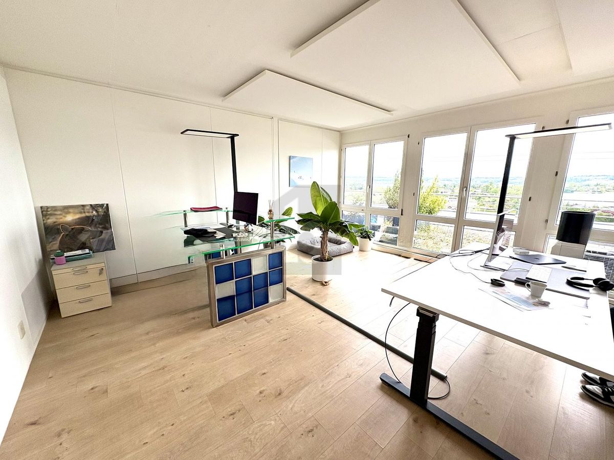 REPRÄSENTATIV MIT SEESICHT UND TERRASSEN - 4