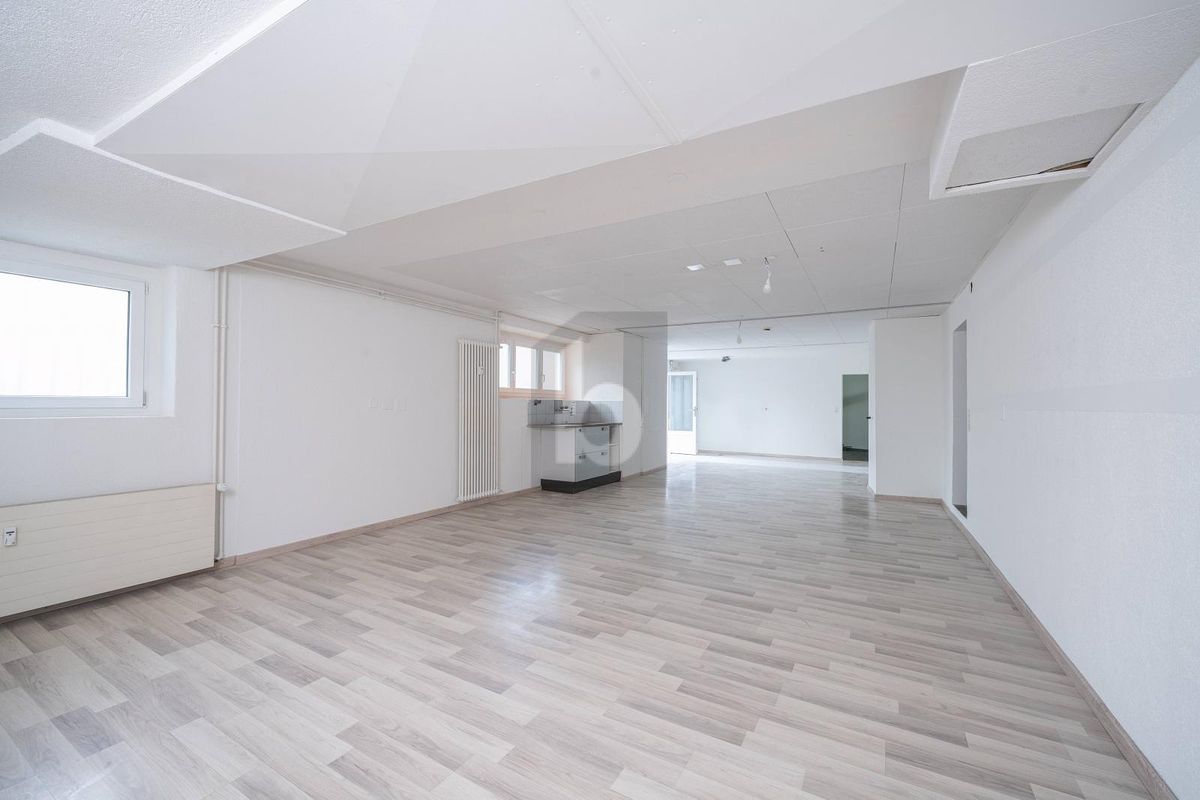 GROSSZÜGIG, FLEXIBEL MIT EIGENER GARAGE - 0