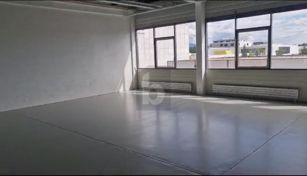 LOCAL POLYVALENT DE 110 M² - 1