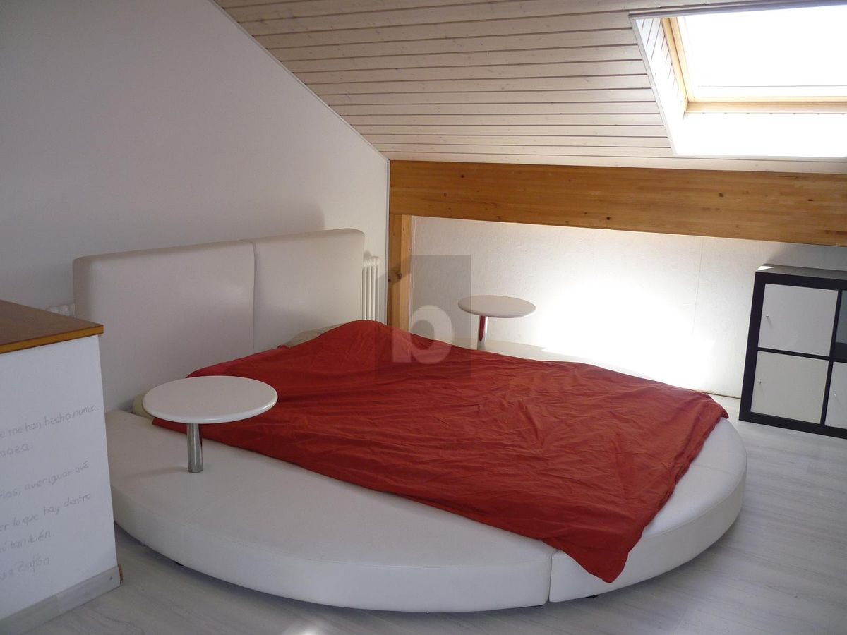 DUPLEX MEUBLÉ DE CHARME - 2