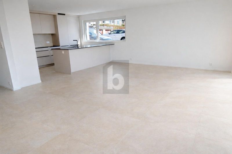 MODERNE, LUMINEUX &amp; CONFORTABLE - 3