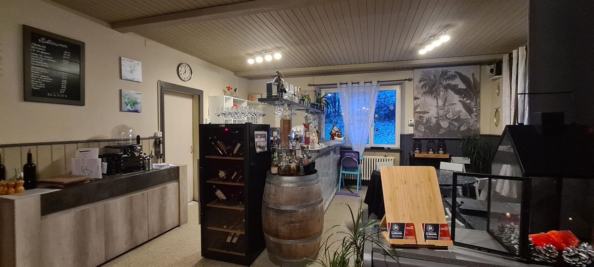 IDÉALEMENT SITUÉ, AVEC UNE CLIENTÈLE D'HABITUÉS - 2