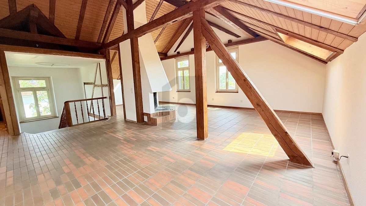 GROSSZÜGIGES WOHNEN AUF ZWEI ETAGEN MIT GARTEN - 1