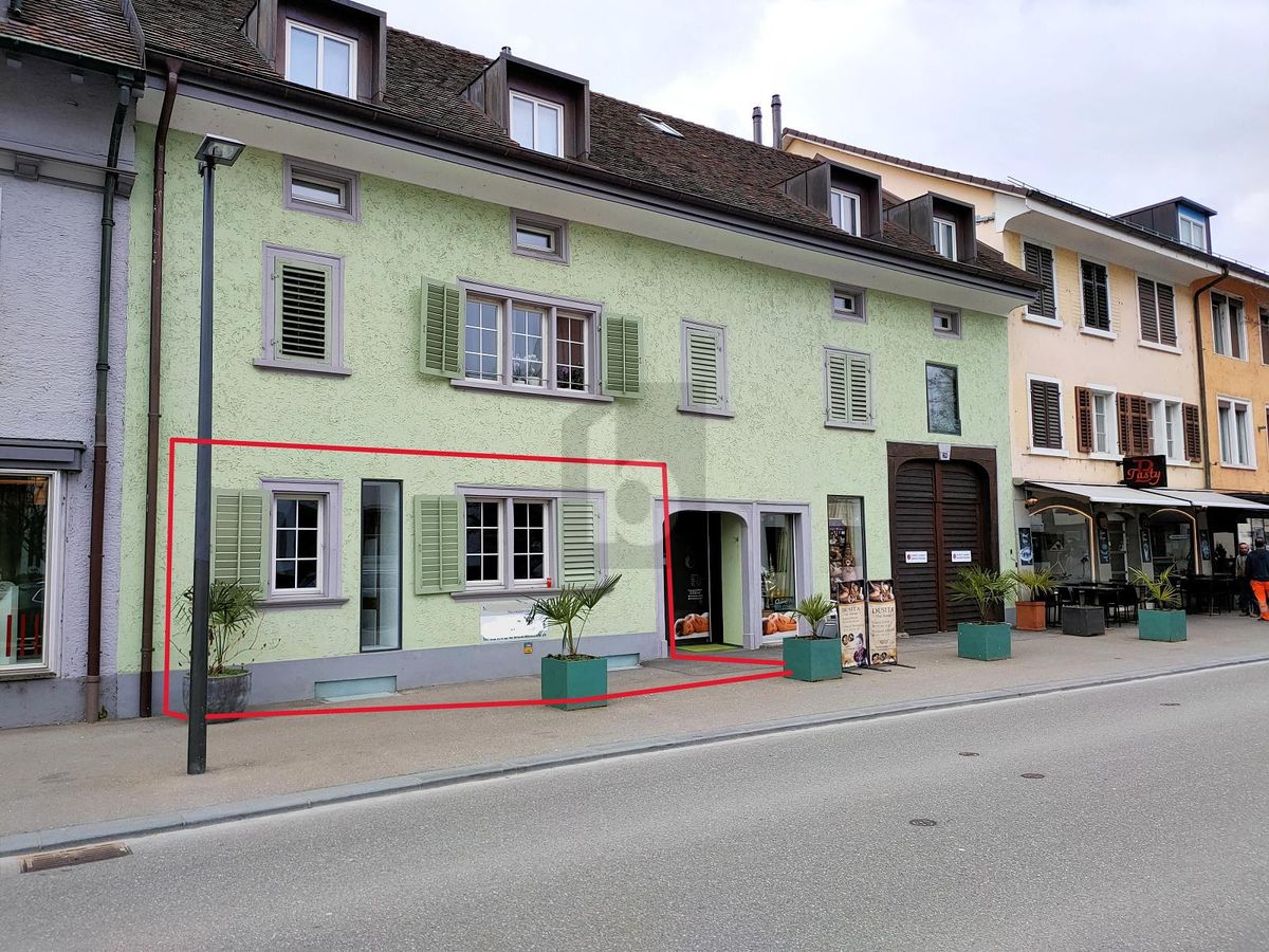 IDEAL FÜR COIFFEUR ODER KOSMETIK, ZENTRAL - 2