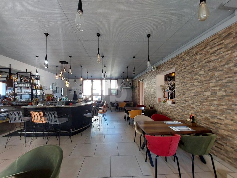 STILVOLL RENOVIERT MIT TERRASSE AN ZENTRALER LAGE! - 2