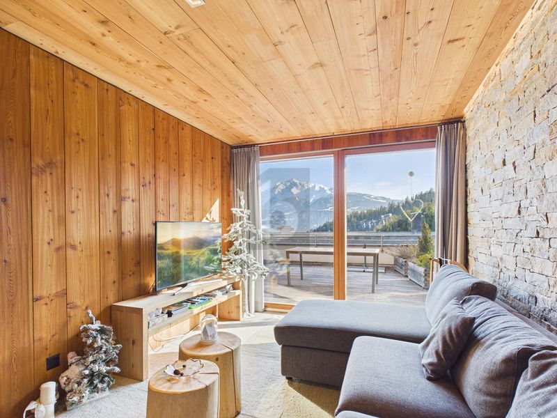MODERN MIT GROSSER TERRASSE UND WEITBLICK - 3
