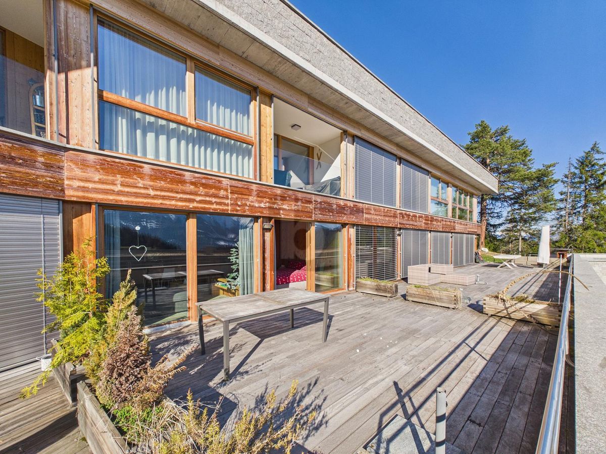 MODERN MIT GROSSER TERRASSE UND WEITBLICK - 1