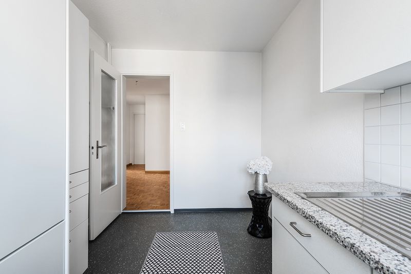zentral gelegene Wohnung mit grosszügigem Balkon - 5