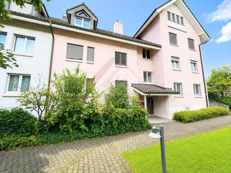 Grosszügige 4.5-Zimmer-Maisonettewohnung mit Galerie und Cheminée in 8603 Schwerzenbach - 14