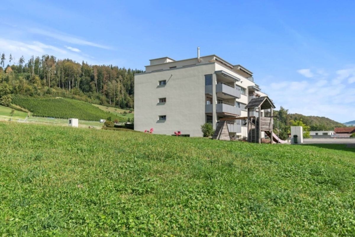 Grosszügige 5.5-Zimmer-Attikawohnung mit 72 m² Terrasse und Weitblick - 0