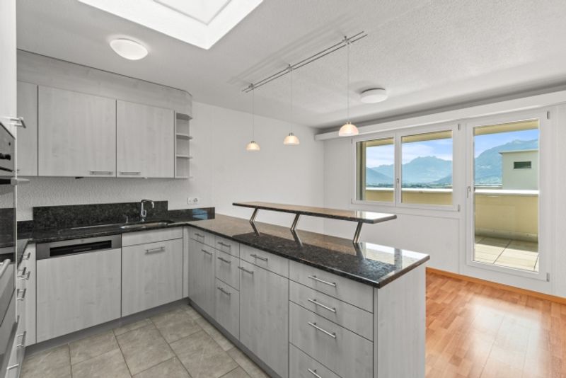 Grosszügige 5.5-Zimmer-Attikawohnung mit 72 m² Terrasse und Weitblick - 7