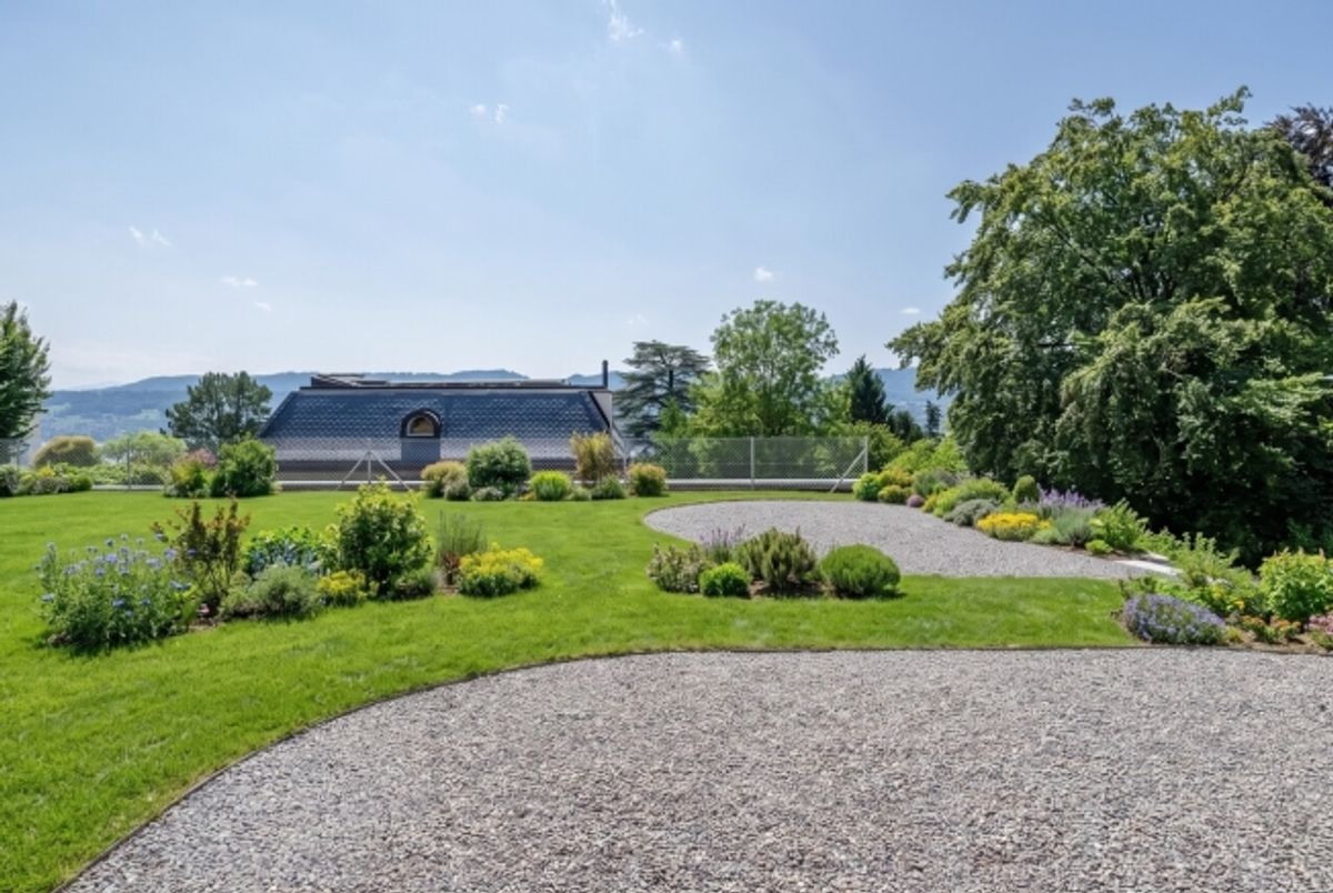 Moderner Wohnkomfort mit exklusivem Gartenparadies - 1