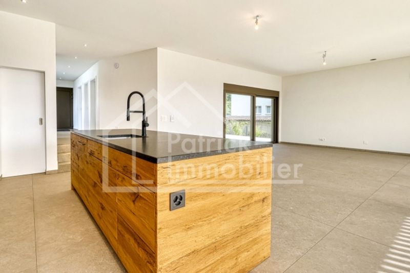 Zeitgenössische Luxusvilla mit freier Aussicht in Montavon - 9