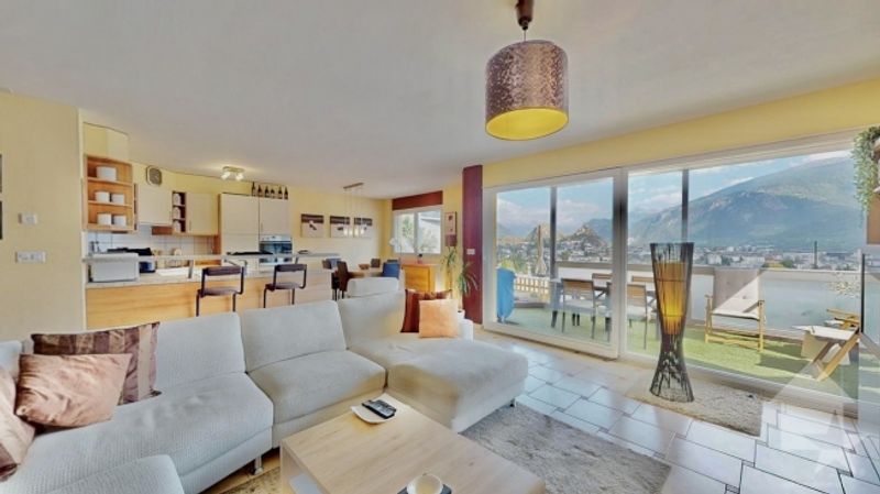 Schöne Terrassenwohnung mit Garage und atemberaubender Aussicht! - 1