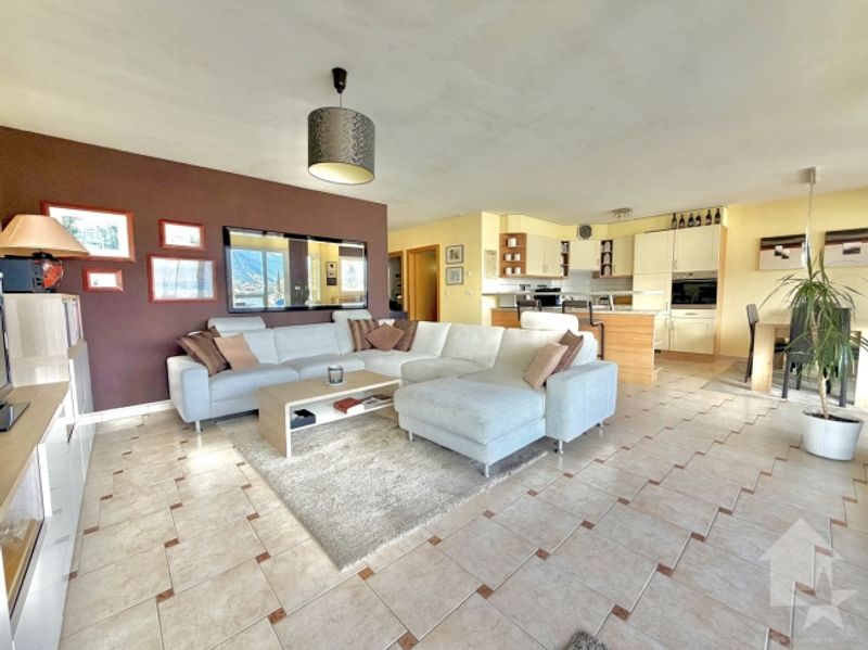 Schöne Terrassenwohnung mit Garage und atemberaubender Aussicht! - 3