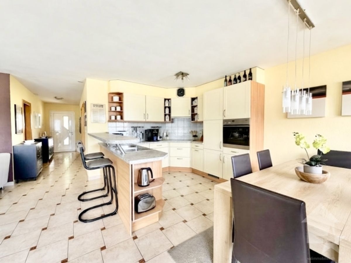Schöne Terrassenwohnung mit Garage und atemberaubender Aussicht! - 7