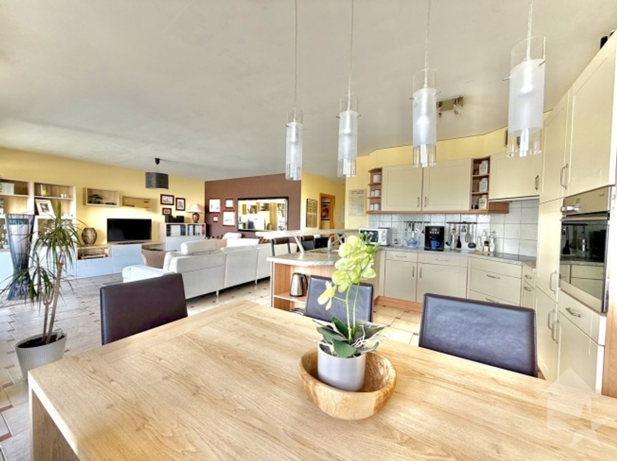 Schöne Terrassenwohnung mit Garage und atemberaubender Aussicht! - 8