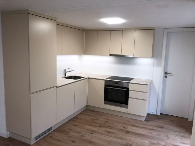 Grosszügige, moderne Wohnung - 2