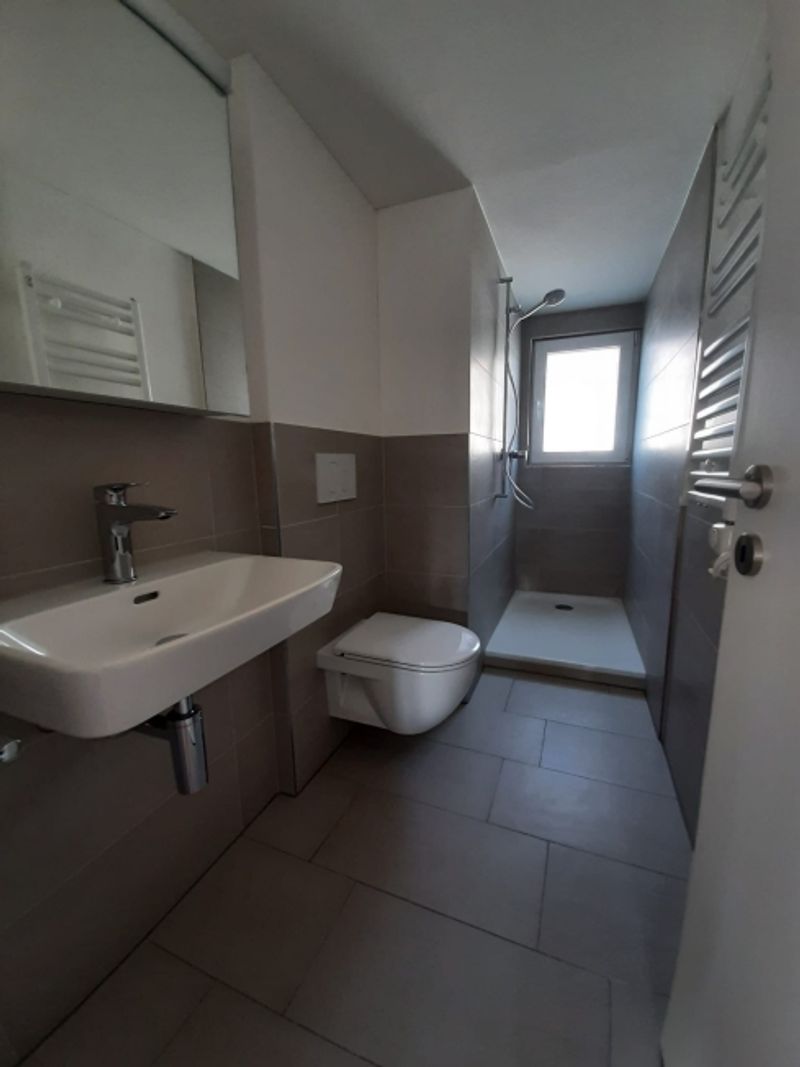 Grosszügige, moderne Wohnung - 3