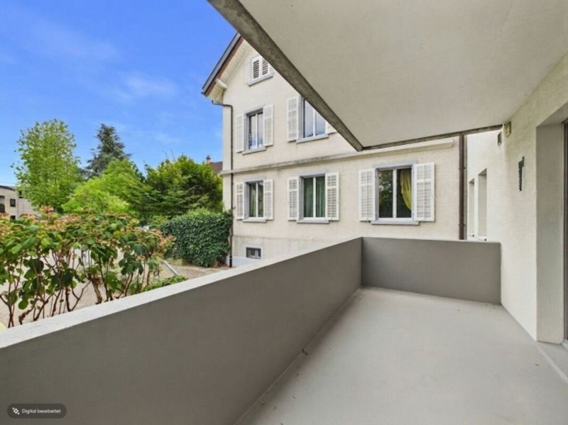 RUHIG UND HELL MIT BALKON UND GARAGE - 1