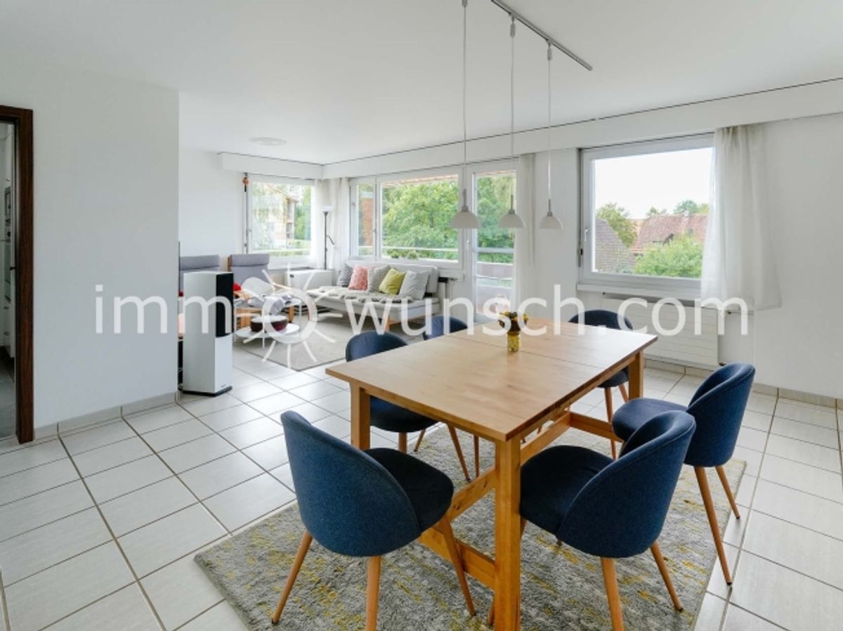 Helle 5.5-Zimmer-Wohnung mit Balkon und Doppelgaragenbox in Baar - 0