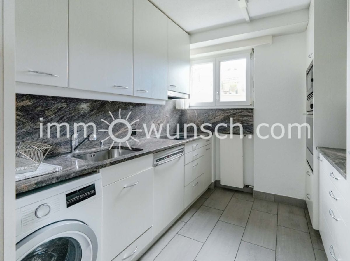 Helle 5.5-Zimmer-Wohnung mit Balkon und Doppelgaragenbox in Baar - 4
