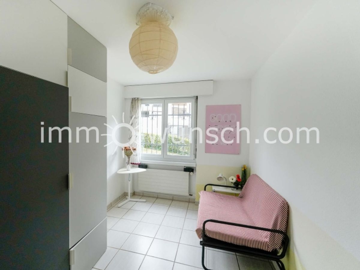 Helle 5.5-Zimmer-Wohnung mit Balkon und Doppelgaragenbox in Baar - 9
