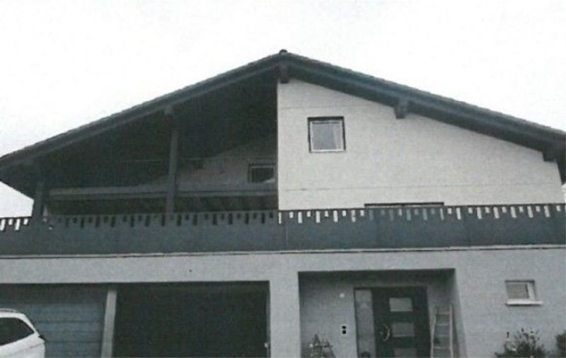 *Einfamilienhaus* - 3