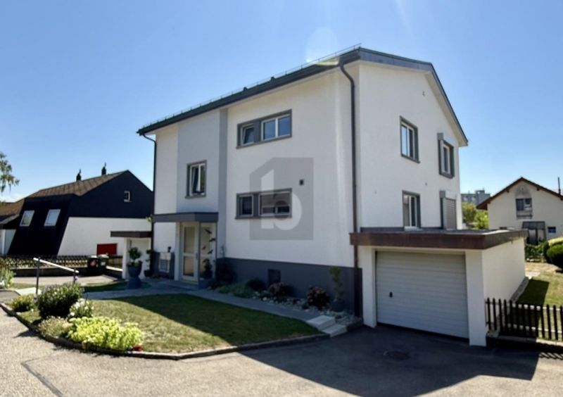 RUHIG UND HELL WOHNEN MIT BALKON UND CHEMINEE - 1