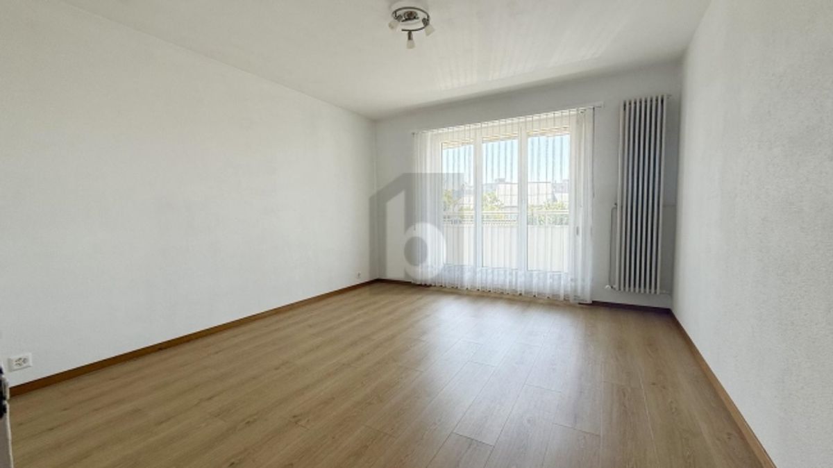 RUHIG UND HELL WOHNEN MIT BALKON UND CHEMINEE - 2