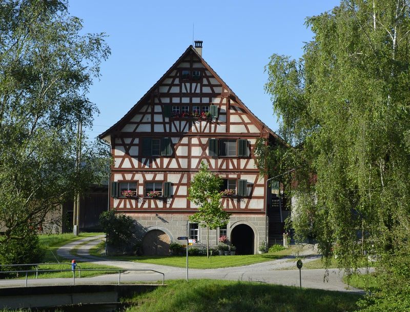 HISTORISCHER CHARME TRIFFT MODERNES WOHNEN - 1