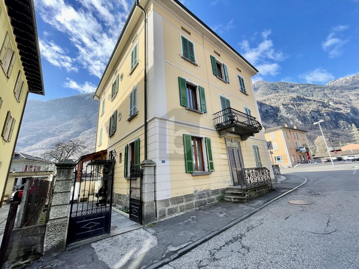 CASA DA 4 APPARTAMENTI INTERESSANTE - 0