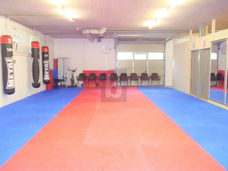 SALLE DE SPORT MULTIFONCTIONS - 4