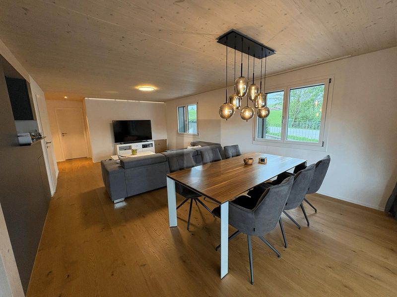 NEUWERTIGE TERRASSENWOHNUNG MIT GARTENIDYLLE - 1