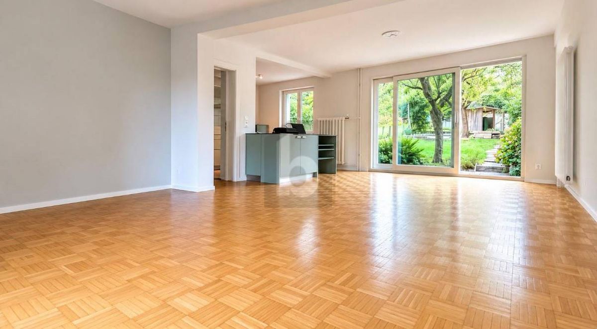 CHARMANT MIT PRIVATEM GARTEN UND VIEL PLATZ - 0