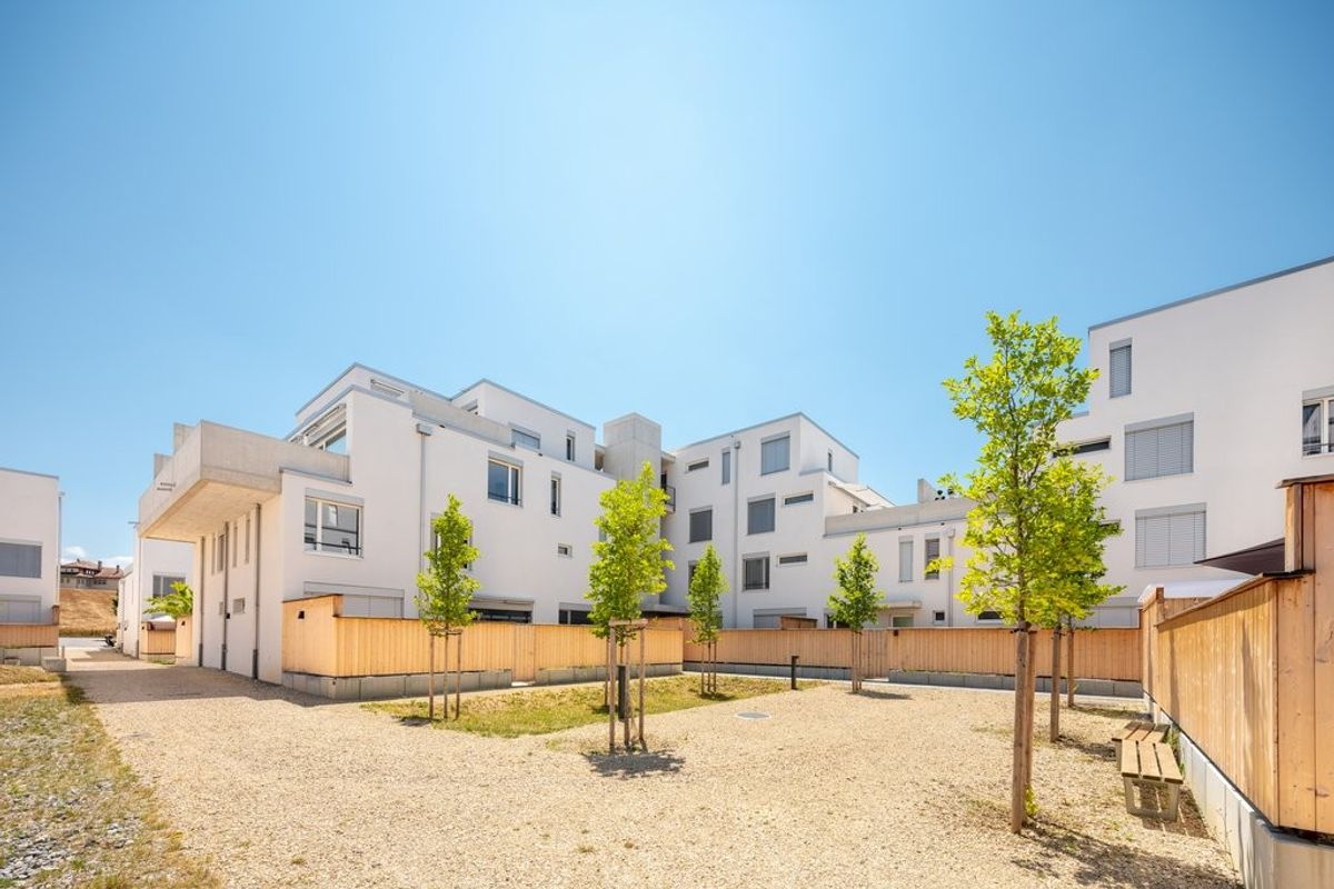 Im Erdgeschoss mit zwei Gartensitzpläten - 0