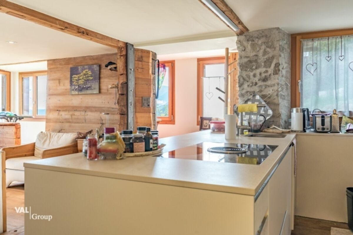 Top renovierte Wohnung im Herzen von Eischoll inkl. 3 Aussenparkplätze - 3