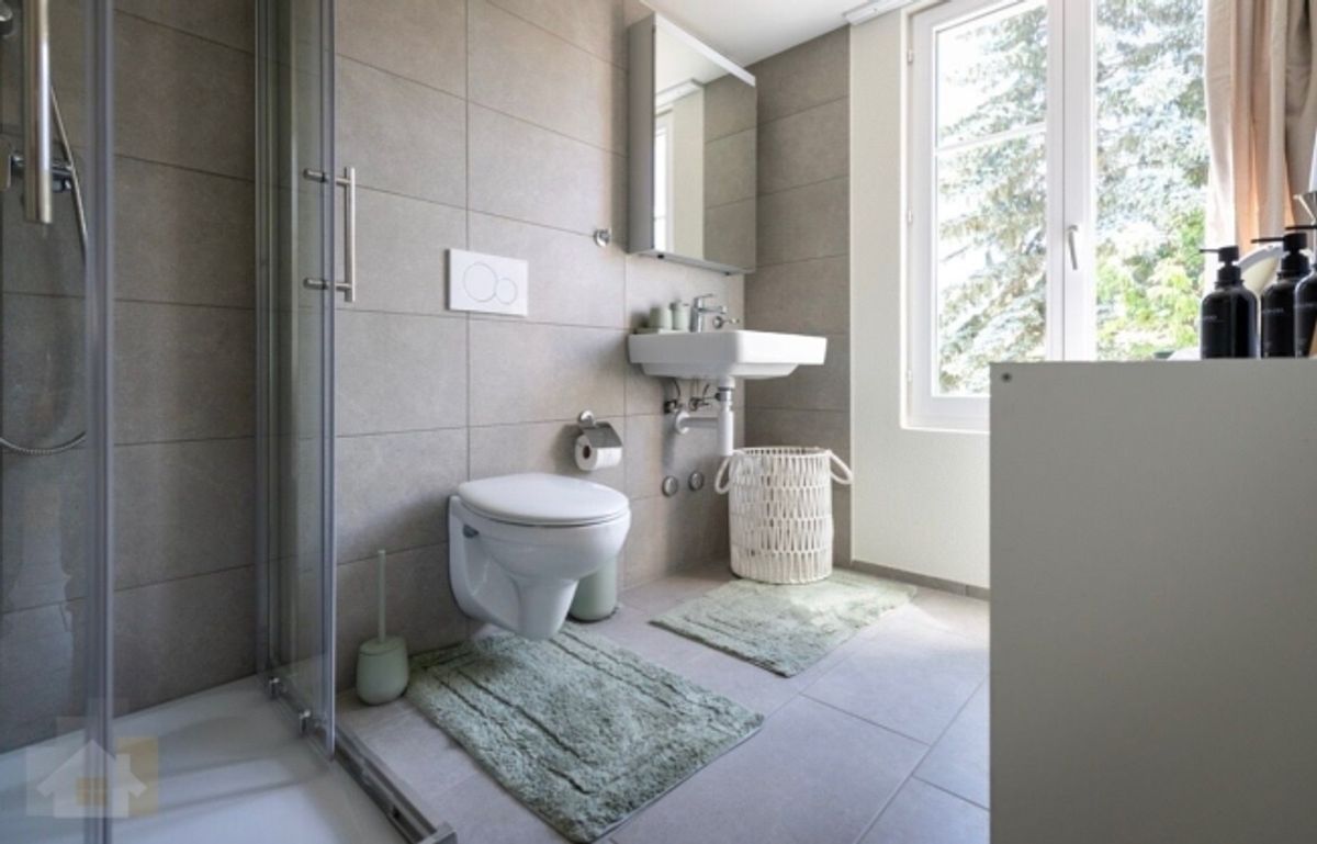 Moderne, möblierte 2.5-Zimmer-Business-Suite in Romanshorn - 1