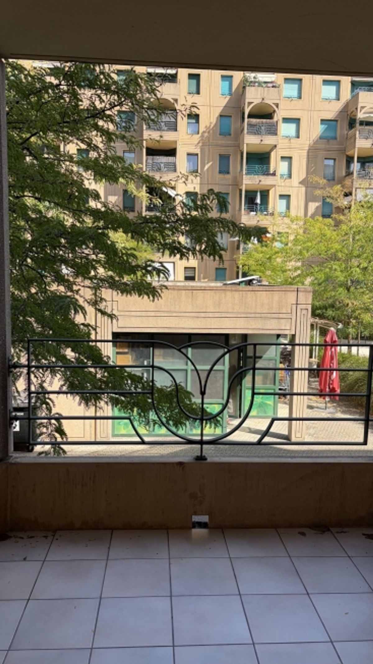 Appartement lumineux situé dans un quartier calme et résidentiel - 4