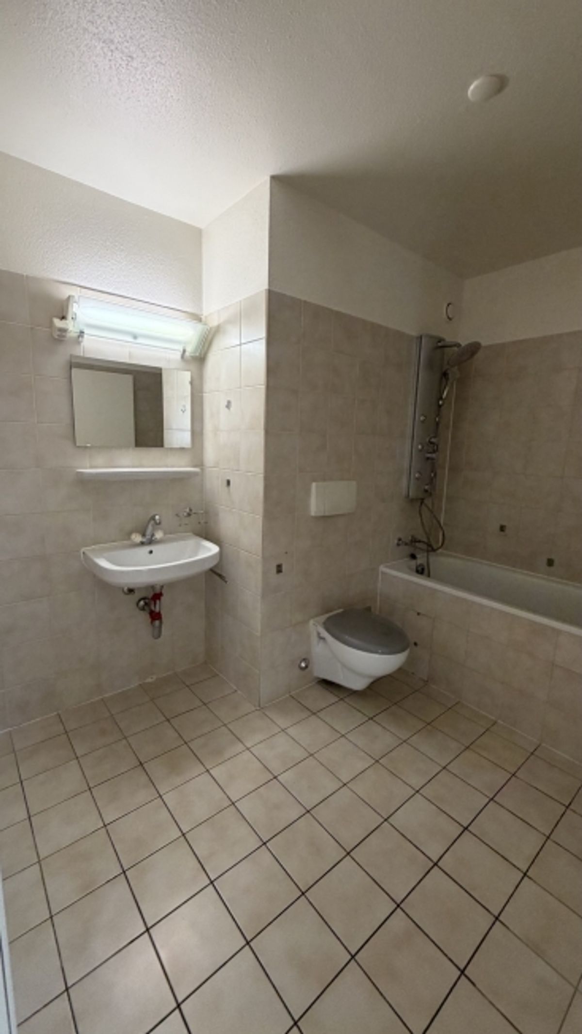 Appartement lumineux situé dans un quartier calme et résidentiel - 11