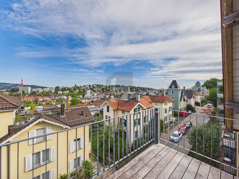DACHTERRASSE UND BALKON AN ZENTRALER LAGE - 4