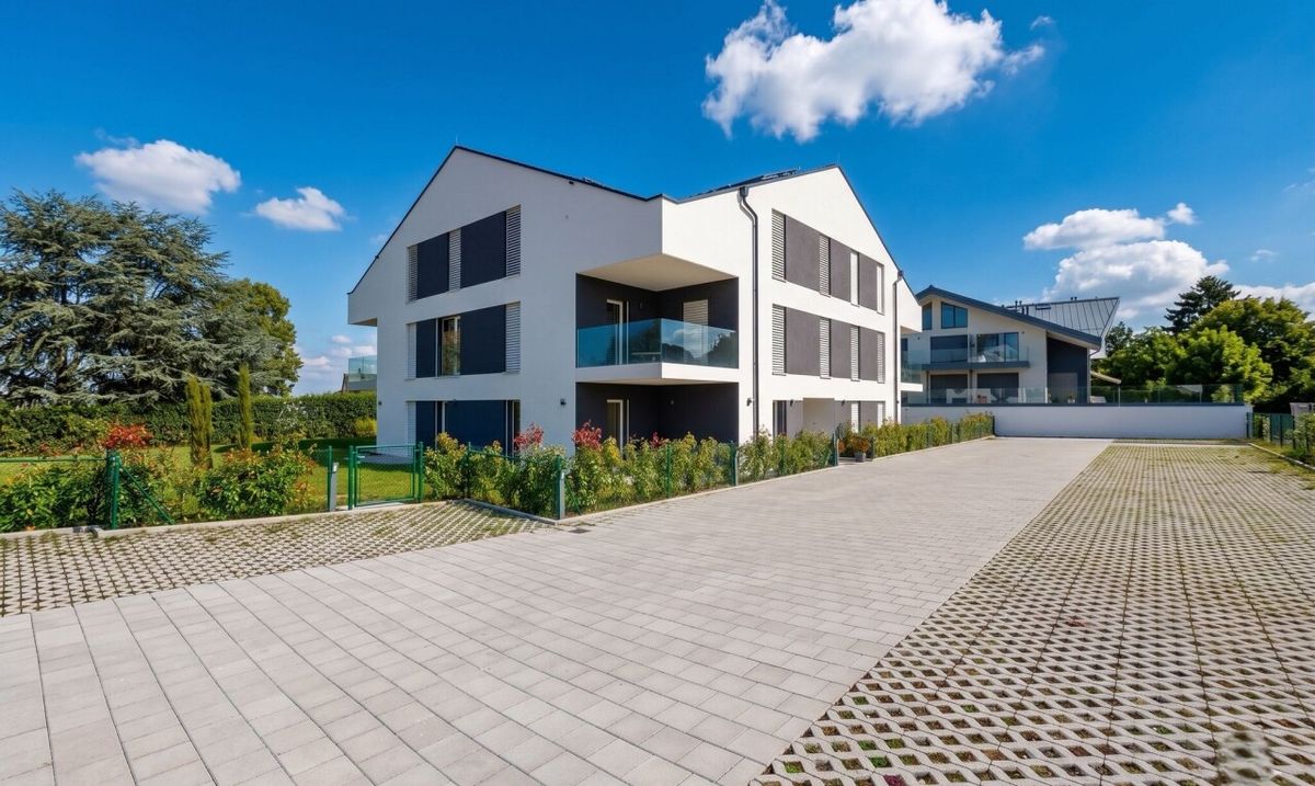 New Apartment with Private Garden & Direct Lake Access - 7