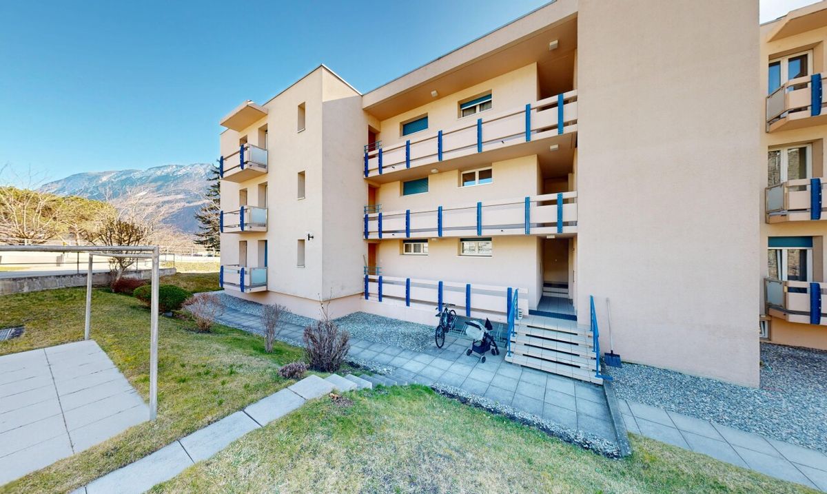 Beautiful 4.5-Room Apartment in Sierre - 0