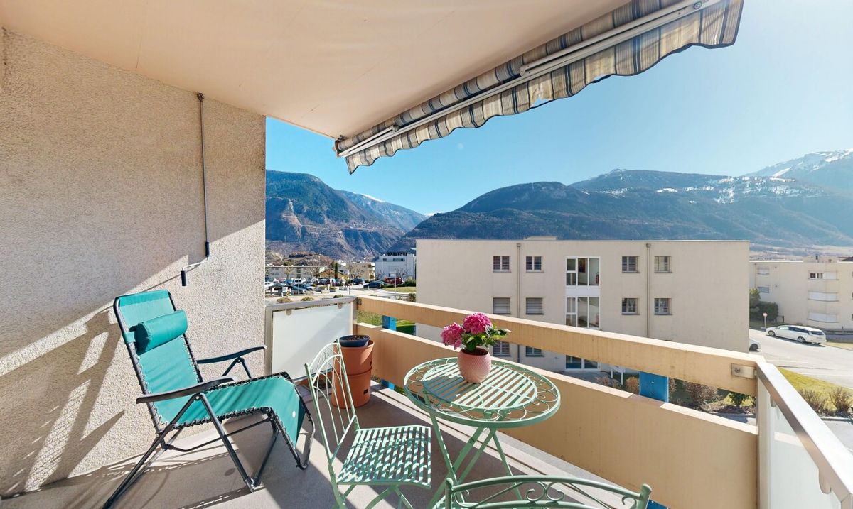 Beautiful 4.5-Room Apartment in Sierre - 1